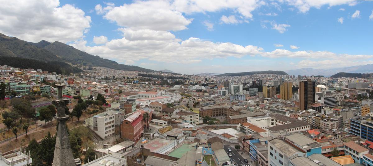Panorama Quito depuis la basilique